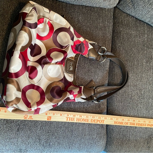 Coach Madison Grapic Op Art Maggie Shoulder Bag Purse - Picture 6 of 12